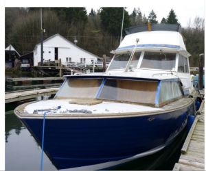 1967 Chris craft Cavalier boat front