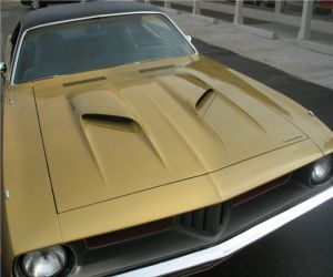 1972 Plymouth Barracuda front