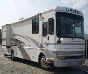 2002 Fleetwood EXPEDITION right front