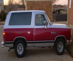 Image of a 1989 Dodge ramcharger