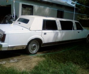 Image of a 1989 Lincoln Town Car