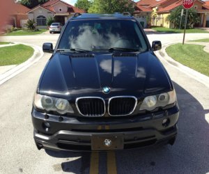 Image of a 2003 BMW X5 IS