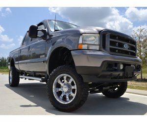 Image of a 2003 Ford F250 Lifted