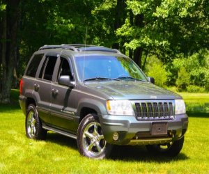 Image of a 2004 Jeep Grand Cherokee