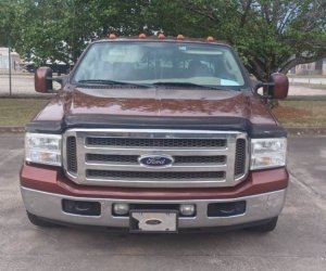 Image of a 2005 Ford F350 King Ranch