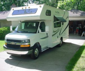 Image of a 2005 Four Winds M21 RB Motorhome Four Winds M21 RB Motorhome
