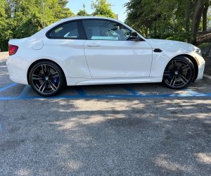 Image of a 2017 BMW WBS1H9C32HV887714